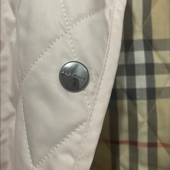 Burberry Blush Quilted Jacket with Check Lining - Picture 9 of 9